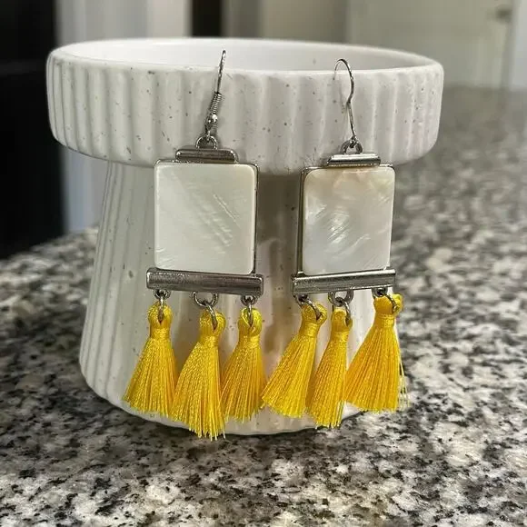🚫DO NOT BUY🚫 New Urban Outfiiters Marble Yellow Tassel Boho Earrings - Picture 2 of 3